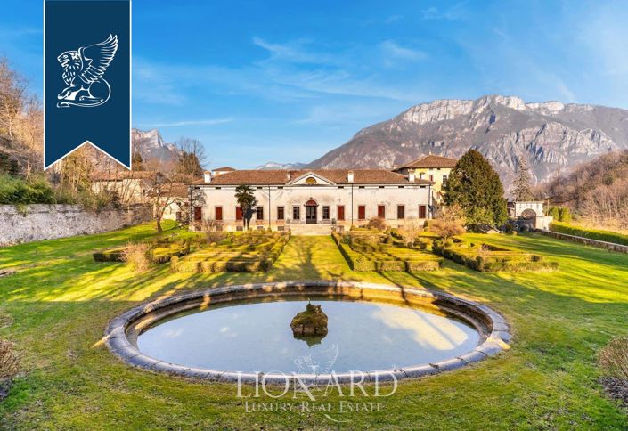 Image No.2-10 Bed Villa for sale