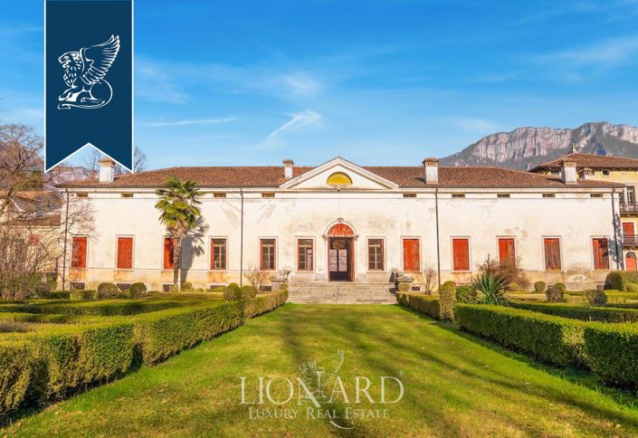 Image No.3-10 Bed Villa for sale