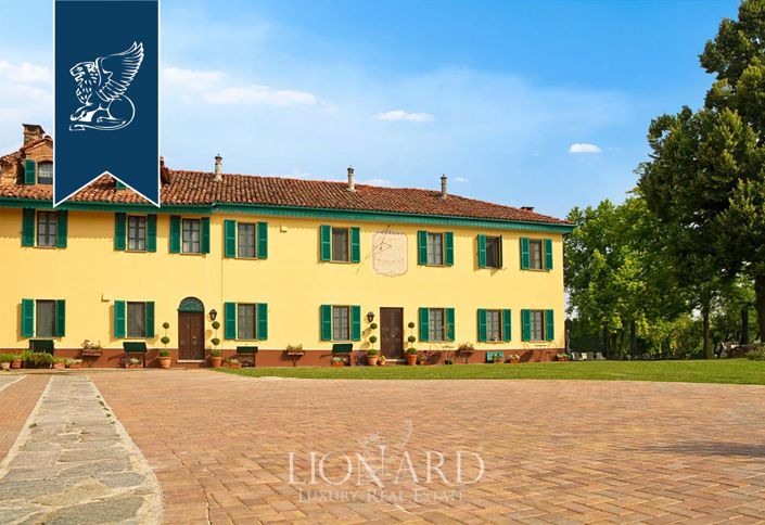 Image No.2-Ferme de 9 chambres à vendre à Asti