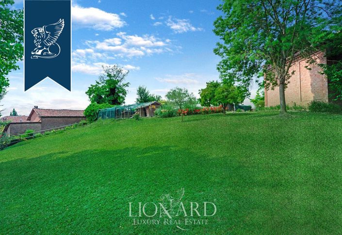 Image No.19-Ferme de 9 chambres à vendre à Asti