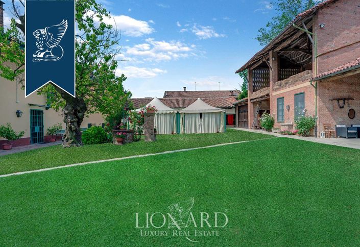 Image No.20-Ferme de 9 chambres à vendre à Asti