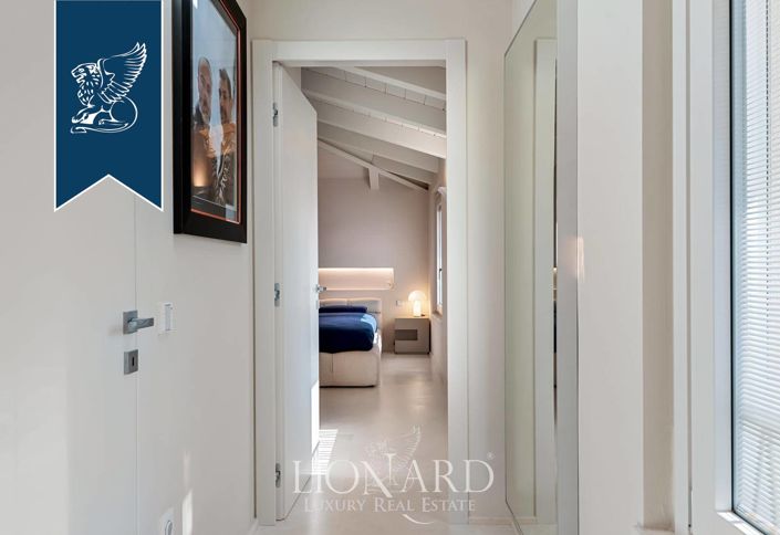 Image No.12-2 Bed Villa for sale