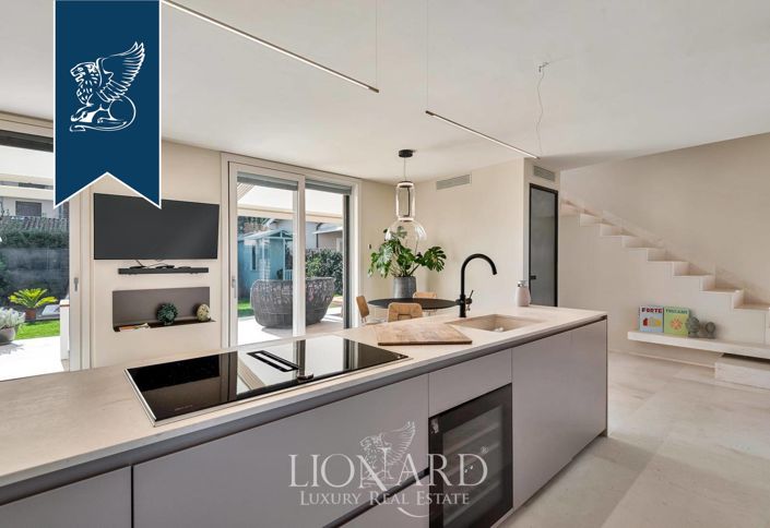 Image No.8-2 Bed Villa for sale