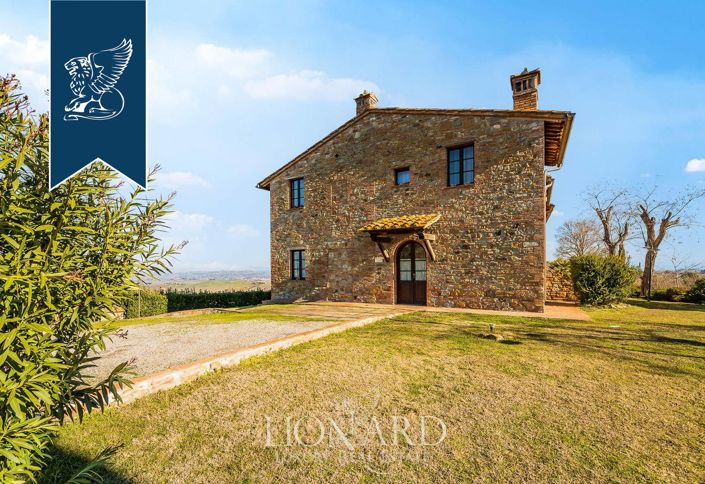 Image No.15-14 Bed Farmhouse for sale