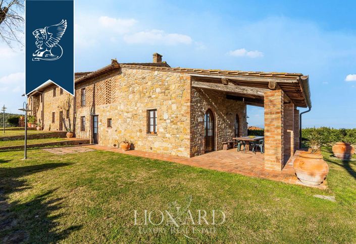 Image No.16-14 Bed Farmhouse for sale