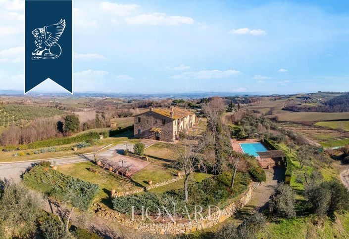 Image No.3-14 Bed Farmhouse for sale