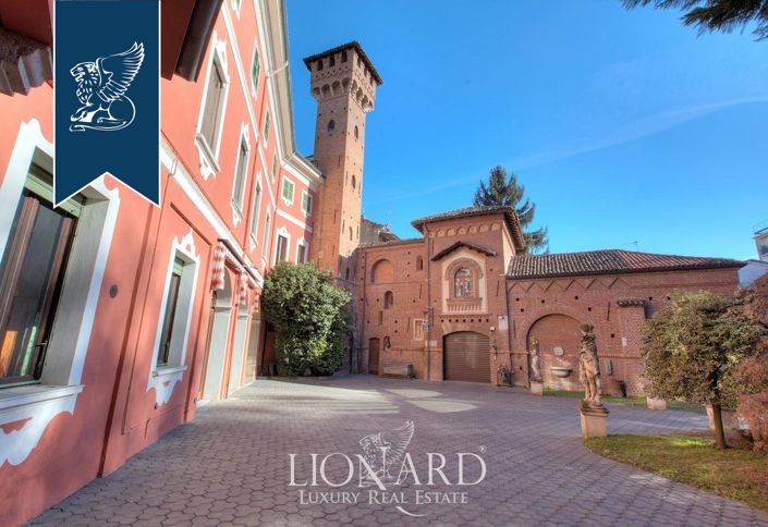 Image No.2-4 Bed Villa for sale