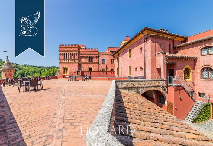 Image No.32-40 Bed Property for sale