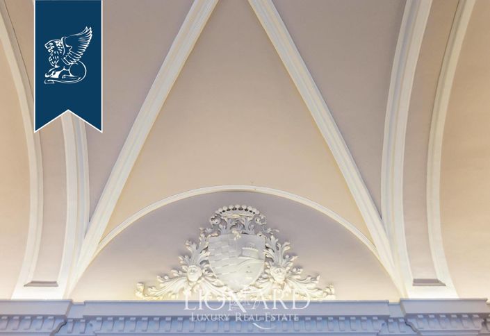 Image No.66-40 Bed Property for sale