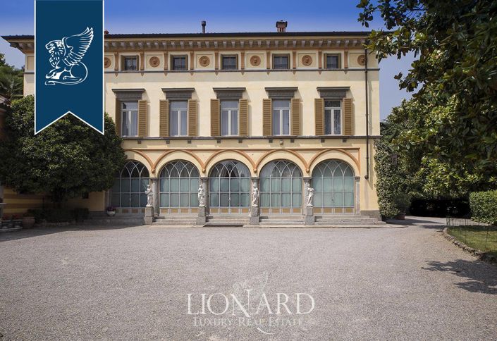 Image No.4-8 Bed Villa for sale