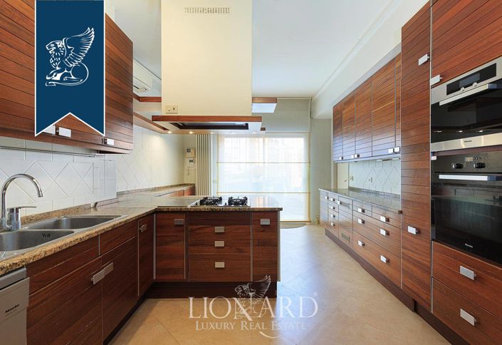 Image No.12-7 Bed Apartment for sale