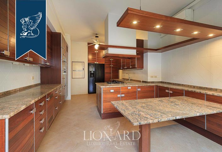 Image No.13-7 Bed Apartment for sale