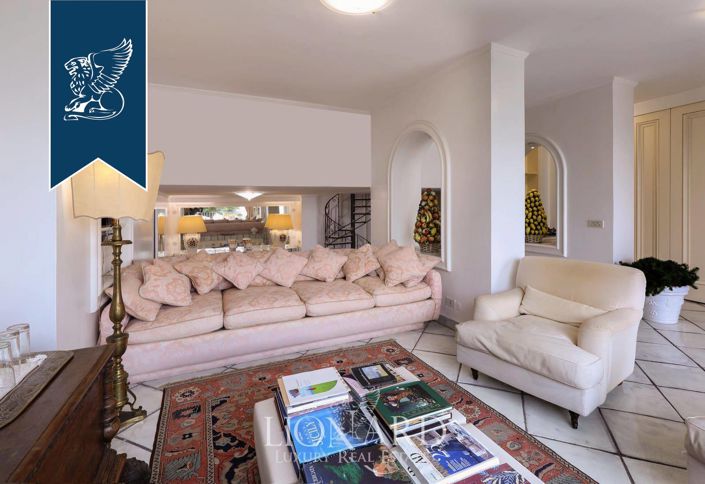 Image No.10-3 Bed Flat for sale