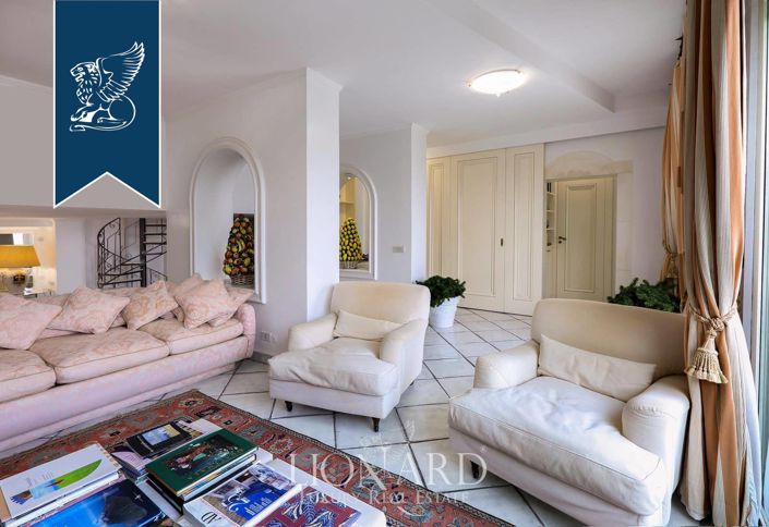 Image No.11-3 Bed Flat for sale