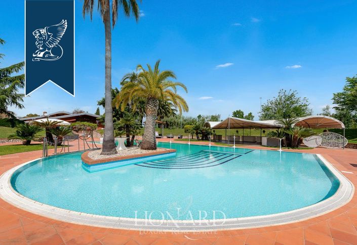 Image No.5-7 Bed Villa for sale