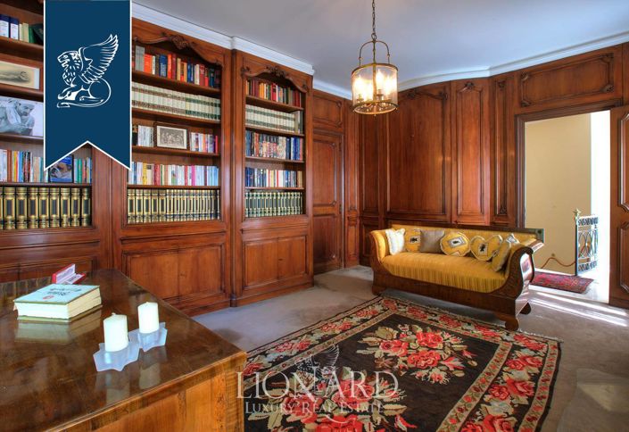 Image No.12-8 Bed Villa for sale