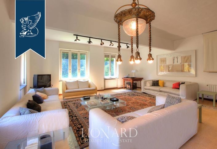 Image No.14-8 Bed Villa for sale