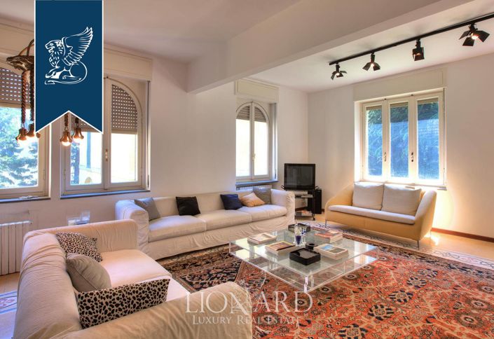 Image No.15-8 Bed Villa for sale