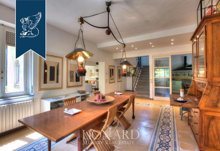 Image No.16-8 Bed Villa for sale