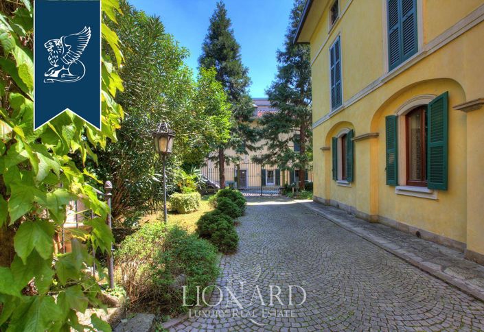 Image No.6-8 Bed Villa for sale