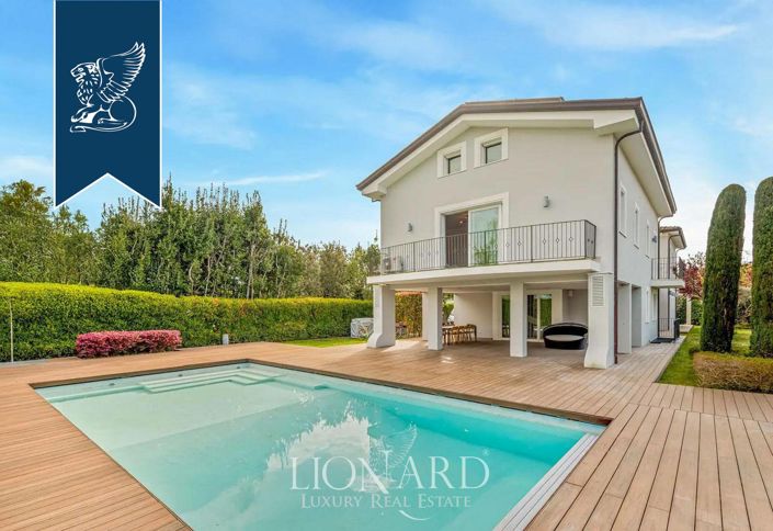 Image No.1-5 Bed Villa for sale