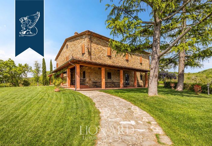 Image No.11-8 Bed Farmhouse for sale