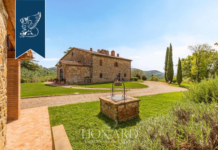 Image No.15-8 Bed Farmhouse for sale