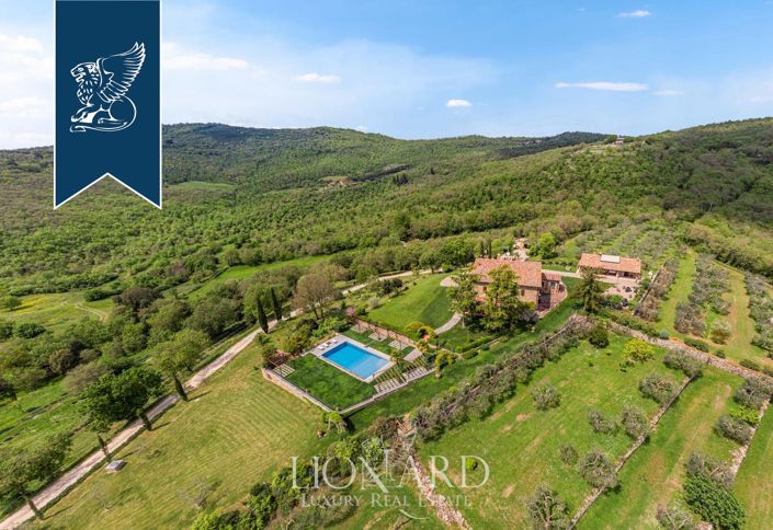 Image No.2-8 Bed Farmhouse for sale