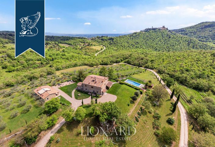 Image No.3-8 Bed Farmhouse for sale