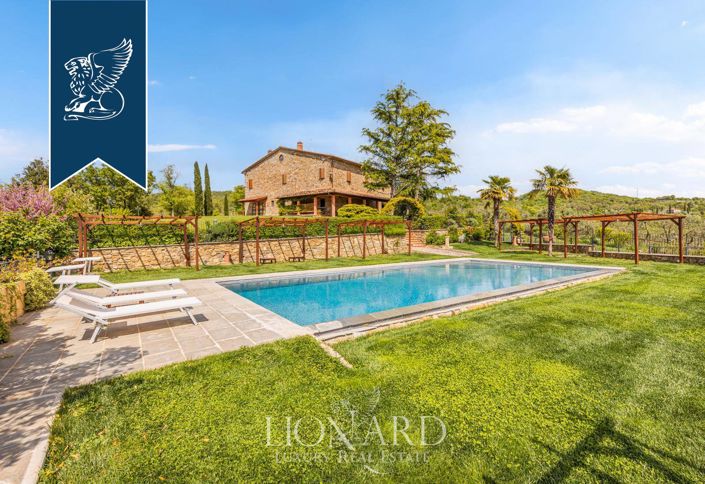 Image No.5-8 Bed Farmhouse for sale