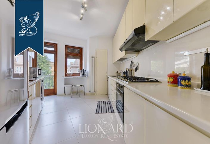 Image No.17-4 Bed Apartment for sale