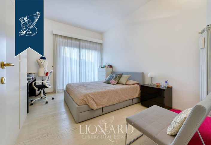 Image No.20-4 Bed Apartment for sale