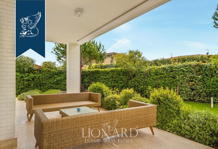 Image No.4-5 Bed Villa for sale