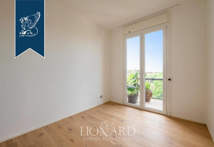 Image No.12-3 Bed Apartment for sale