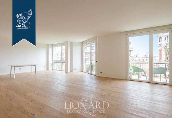 Image No.8-3 Bed Apartment for sale