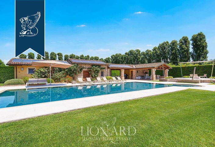 Image No.5-Villa de 4 chambres à vendre à Castel Goffredo