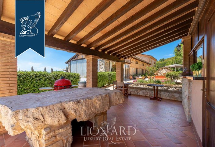 Image No.13-17 Bed Farmhouse for sale