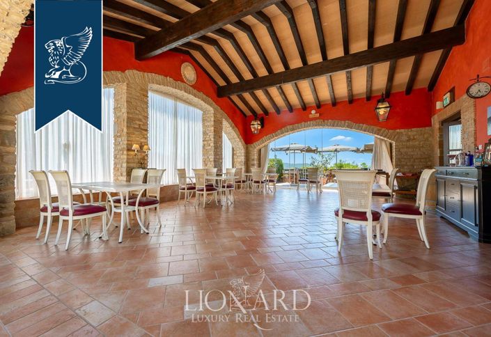 Image No.18-17 Bed Farmhouse for sale