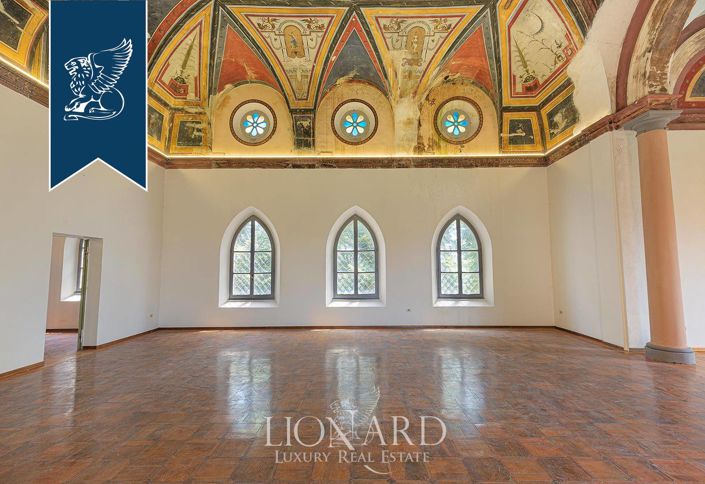 Image No.11-30 Bed Property for sale