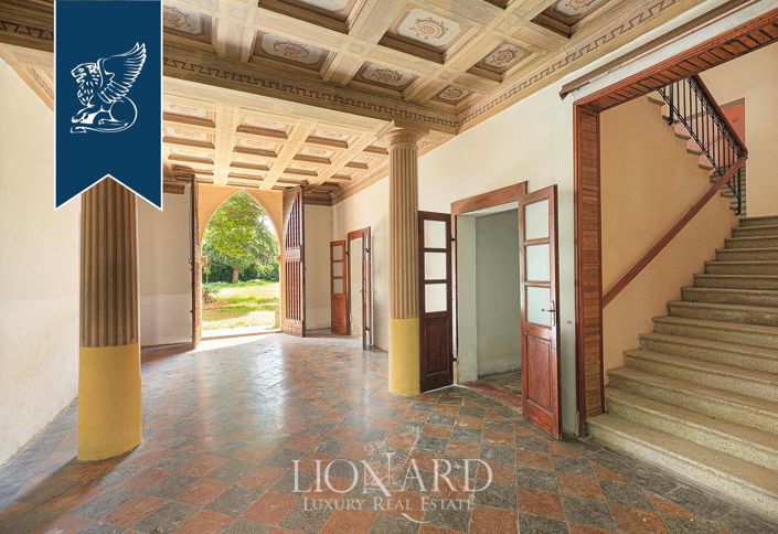 Image No.20-30 Bed Property for sale