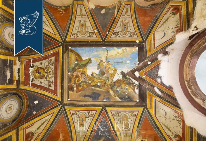 Image No.7-30 Bed Property for sale