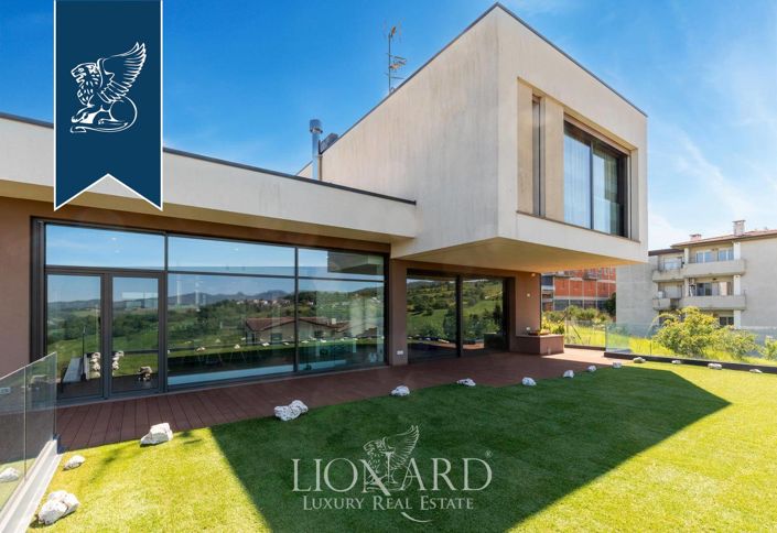 Image No.2-Villa de 4 chambres à vendre à Italie