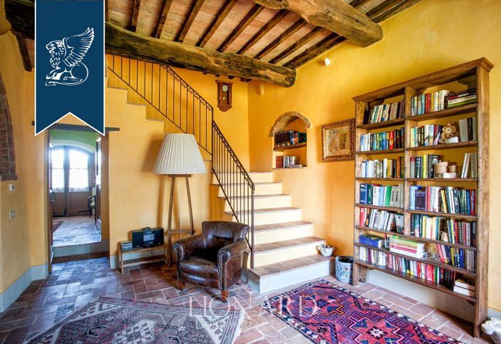 Image No.11-7 Bed Villa for sale