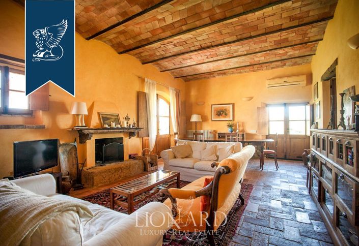 Image No.15-7 Bed Villa for sale