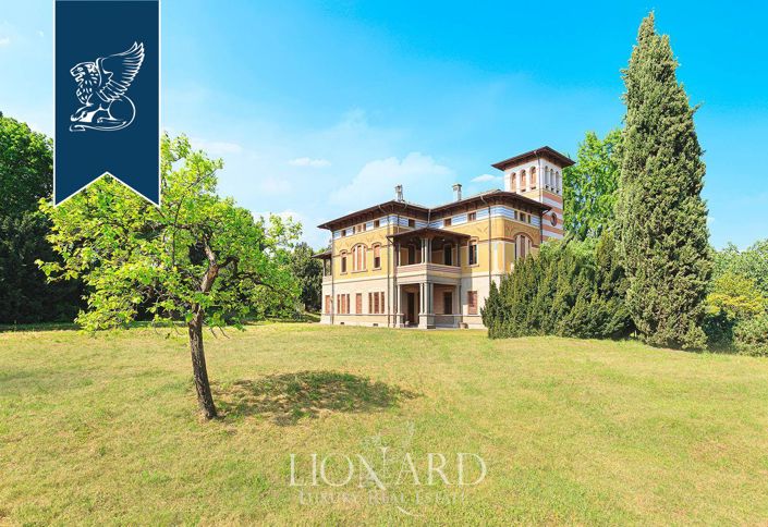 Image No.2-9 Bed Villa for sale