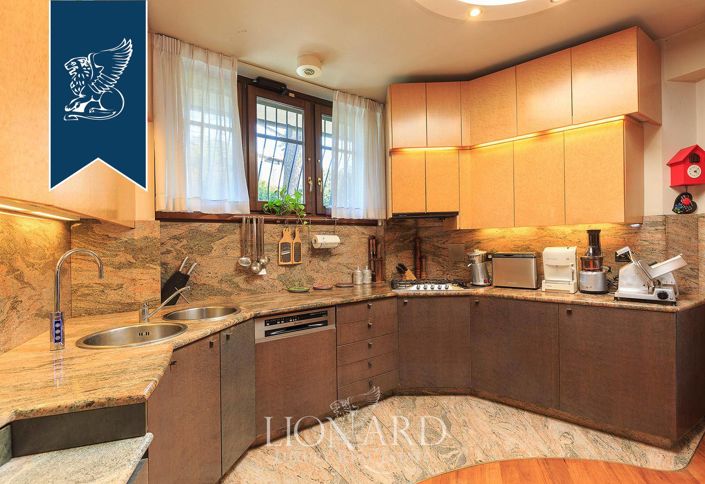 Image No.37-5 Bed Villa for sale