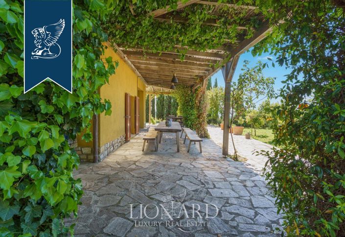 Image No.10-5 Bed Farmhouse for sale