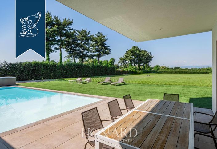 Image No.5-4 Bed Villa for sale