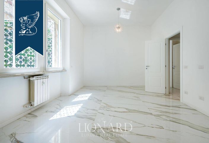 Image No.11-3 Bed Apartment for sale