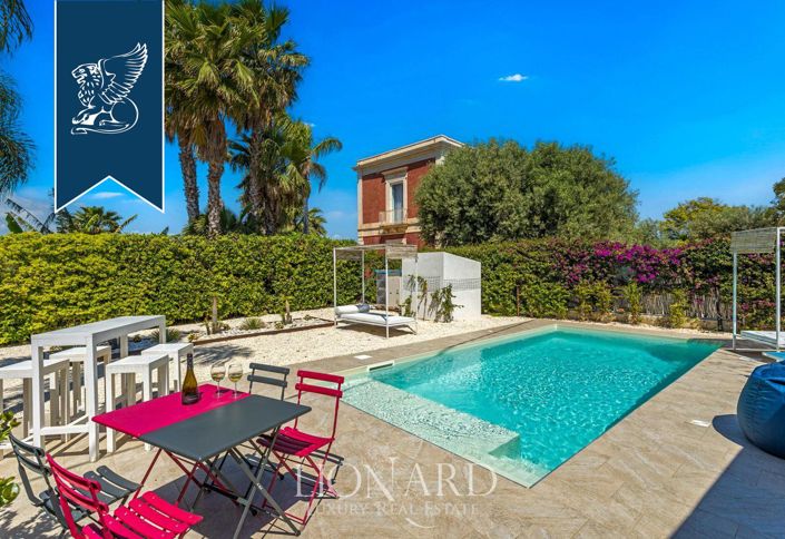 Image No.11-7 Bed Villa for sale